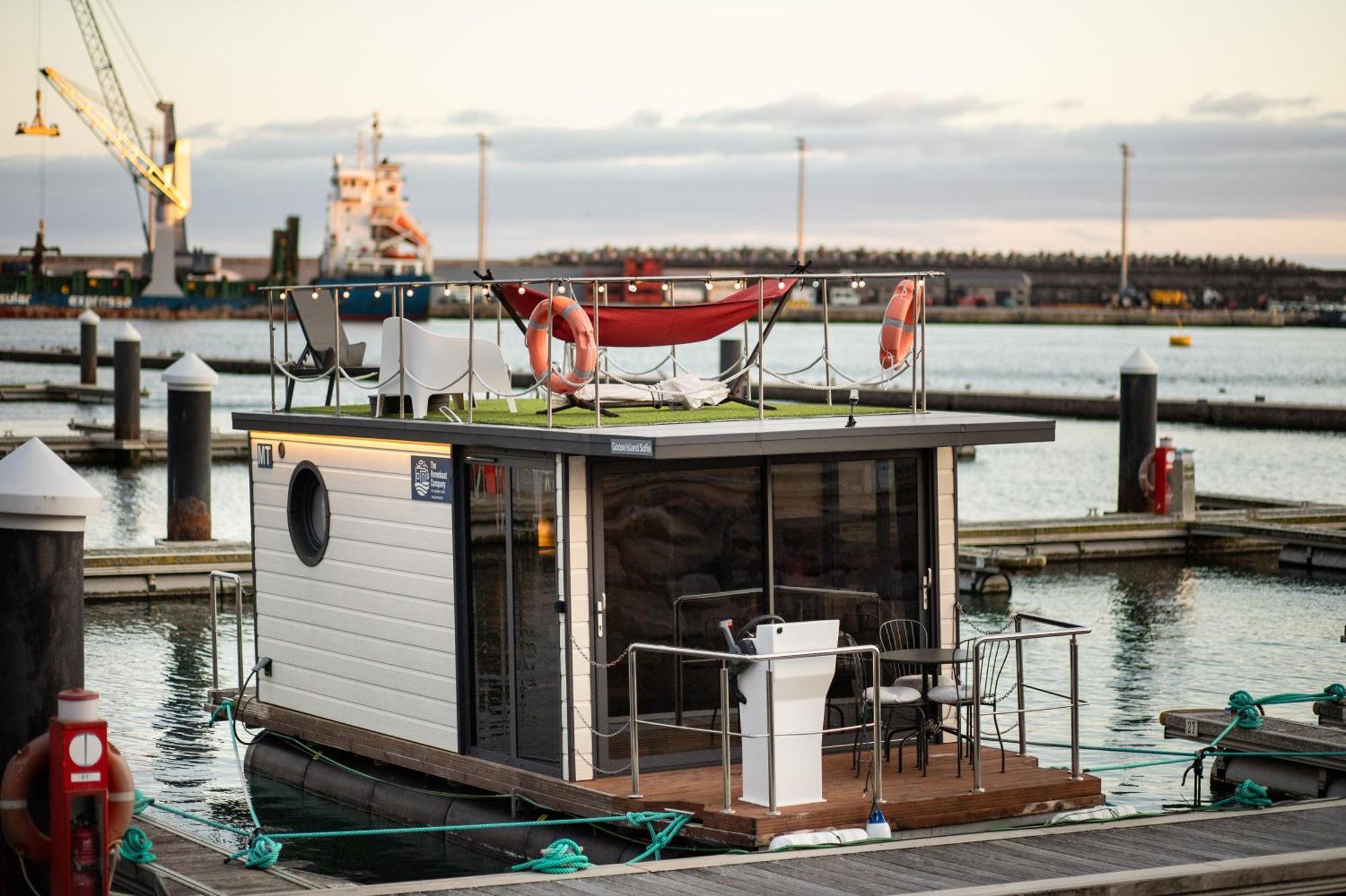 The Homeboat Company Ponta Delgada-Acores Luaran gambar
